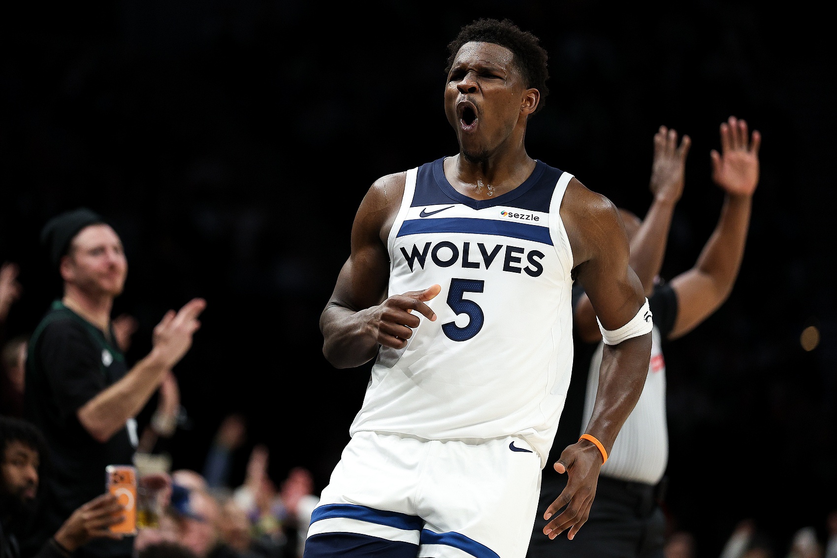 世俱杯足球彩票赔率-年度关键先生锁定？爱德华兹本赛季关键时刻投篮41中29